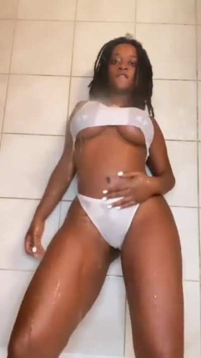 Trinity (@l0yal_trini)