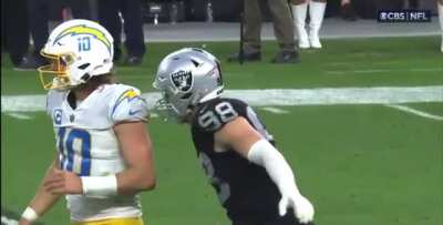 [Highlight] Maxx Crosby’s brutal hit on Justin Herbert