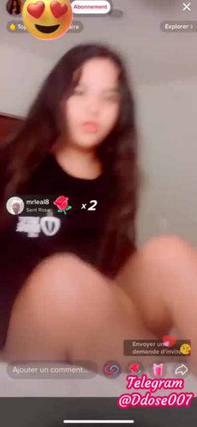🔥🥰 Checkout Cute Insta Queen Drunk & Gets Crazy 🤳 Goes Pantyless on Livestream 😋Ends up showing her Ass & Pussy Flash 🥰🔥