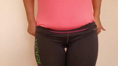 This is for those who like camel toe, yoga pants and young pussy. Kisses
