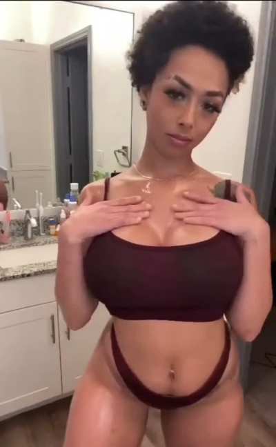 Sexy black tittys [reveal]
