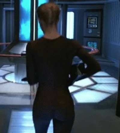  Jeri Ryan as 7of 9.