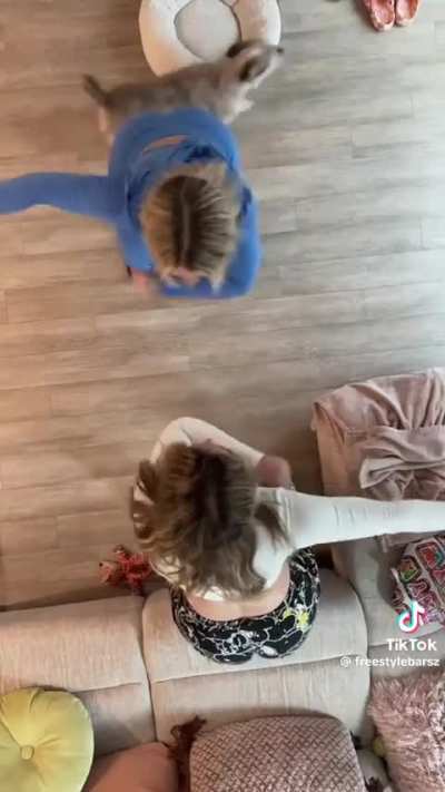 👀
