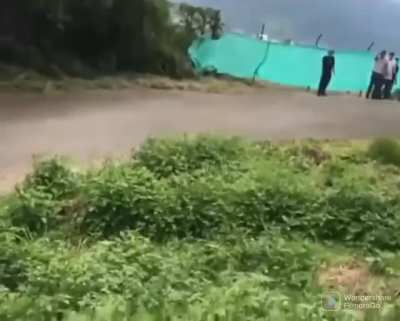 Stand in the way of the race to have good angle