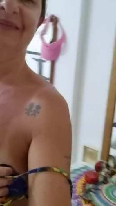 Hey honey, finally summer in Rio. May I tease you with my tlines?