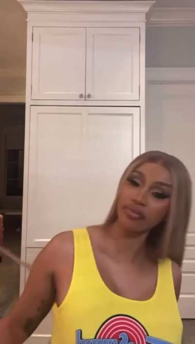 Cardi B Hot Sh*t