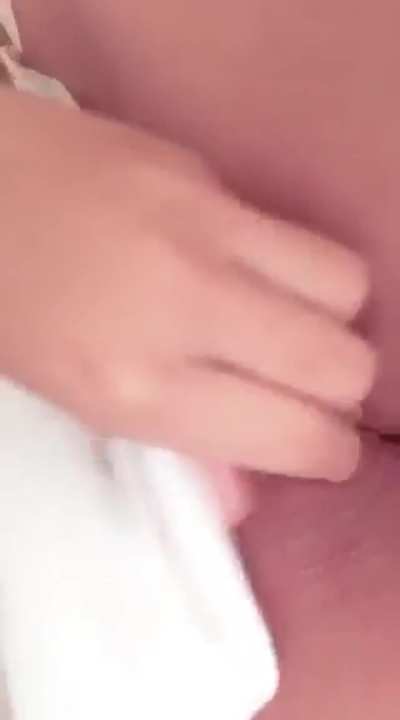 im 20, I'm available to do custom pics and vids with sexting and video call rn, if u want to see some special, say 'yes' and I'll give u a surprise & I'll make u cum💦