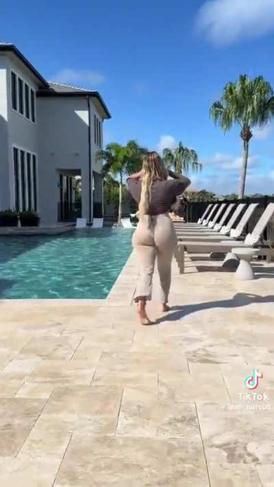 🧟‍♂️🍑