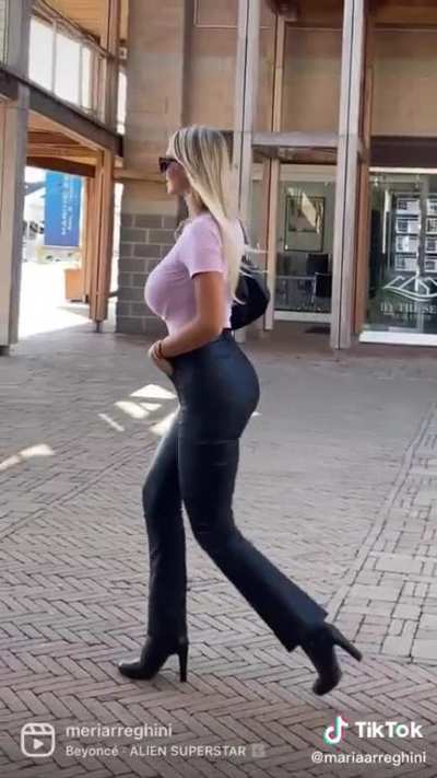 Walking Down The Road With That Busty Outfit @mariaarreghini