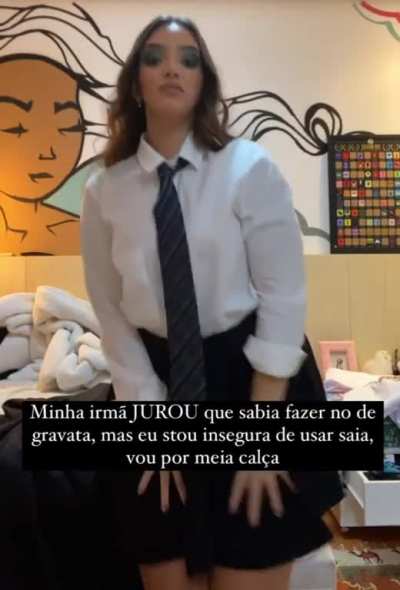 ELA NEM ESCONDE MAIS A SAFADA QUE É