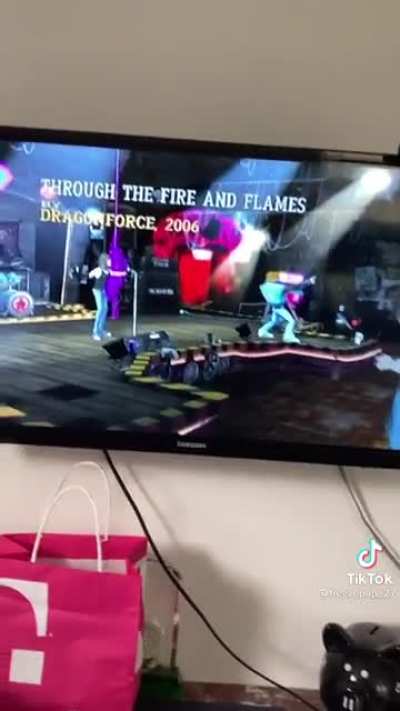 Guitar Hero 3 be like