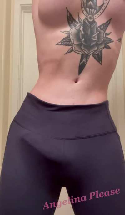 wonder why everyone at the gym was staring at me 😳 by tsang<wbr>elina<wbr>pleas<wbr>e