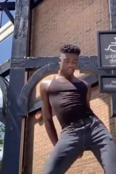 Tiktok a place were you can post nearly anything under 1 min and you decide to post this