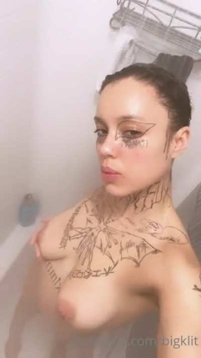 👀
