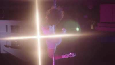 ‪SZA teases the song “Shirt” at the end of the music video for “Good Days”
