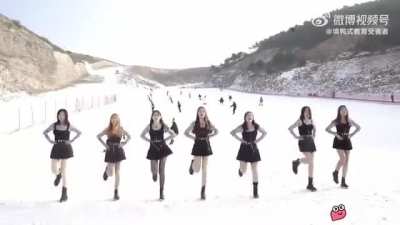 Let’s dance in front of skiers!