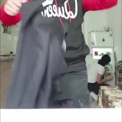 Alarmele astea se pune cu noi?