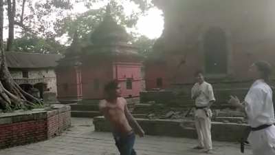 Kyokushin karate vs dumbass