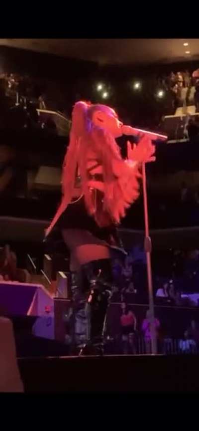 😵🍑