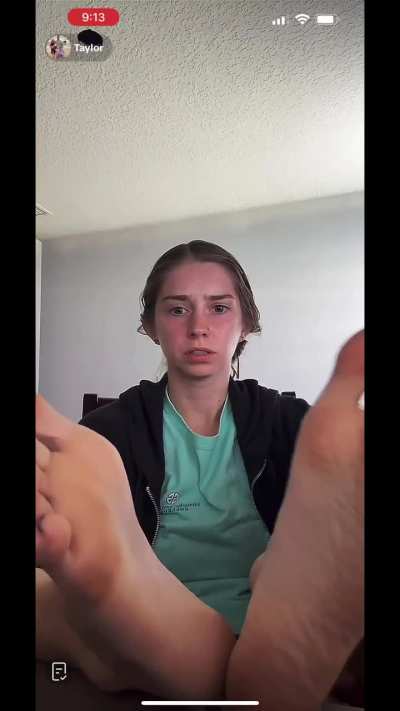 Live feet comp