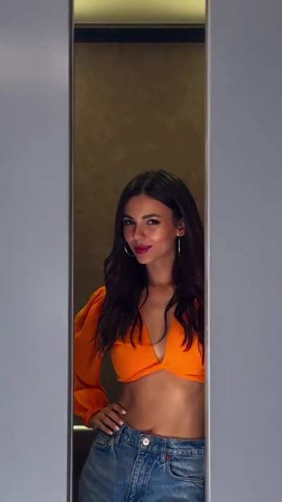 Victoria Justice 