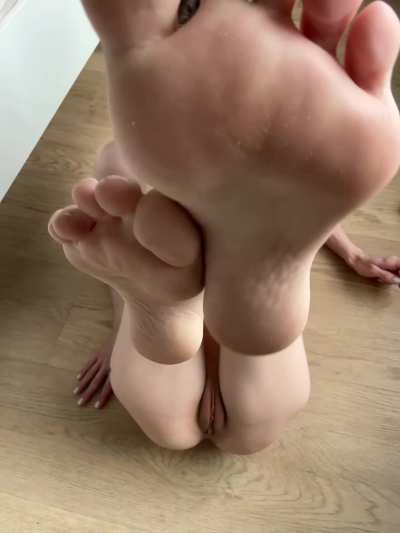 If I were your girlfriend, how often would you lick my feet