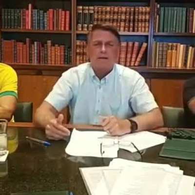 Ô ... calcinha apertada ... Isso aí não é coisa de homi pô