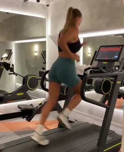 That 🍑👀😍