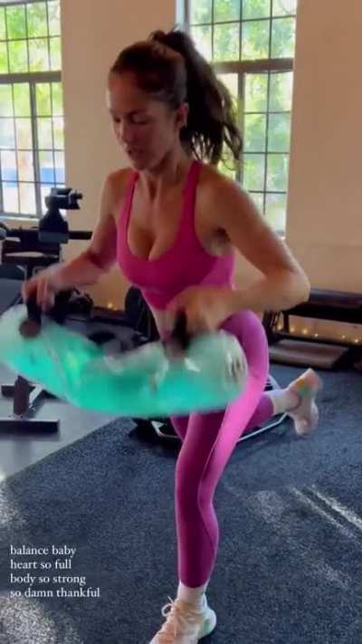 Minka Kelly
