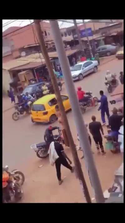 Queen of Nigeria - Naked Lady Takes a Stroll