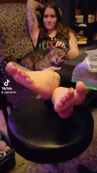 Feet and a kitty!