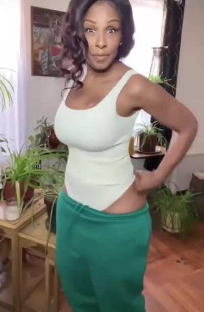Nytray28 booty aint playing. Only one life.
