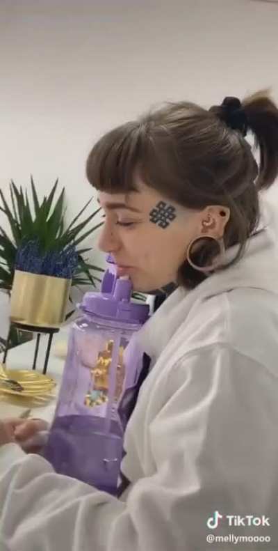 Anti wrinkles drinking.