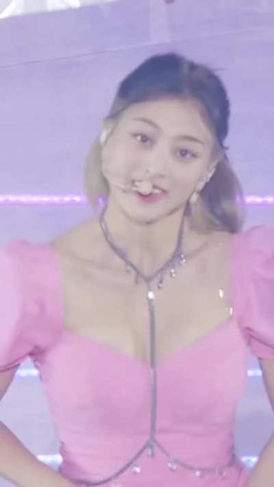 Big boobs<wbr>🤤🍈🍈