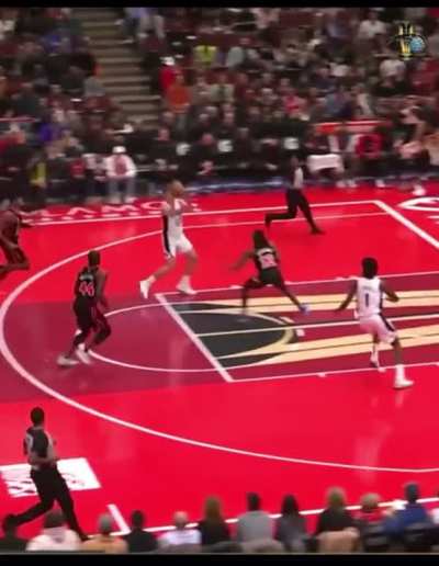 [Highlight] Jonathan Isaac with the block on Derozan then finished the alley oop on the other end
