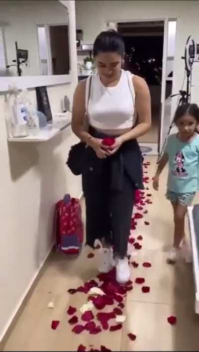So romantic 🌹 🥀 🌹 