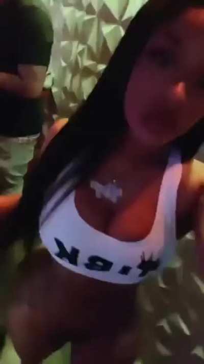 🤳🏻🍑