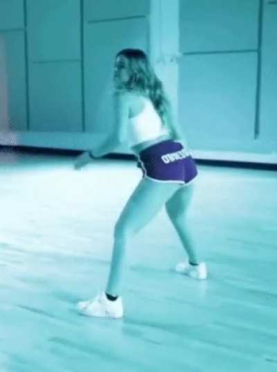 Addison rae bouncing that ass