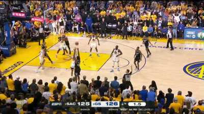 [Highlight] Harrison Barnes bricks the 3 and the Warriors survive Game 4