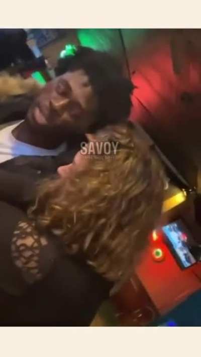 Man Gets Offended By a Drunk Woman’s Obsession With His Hair