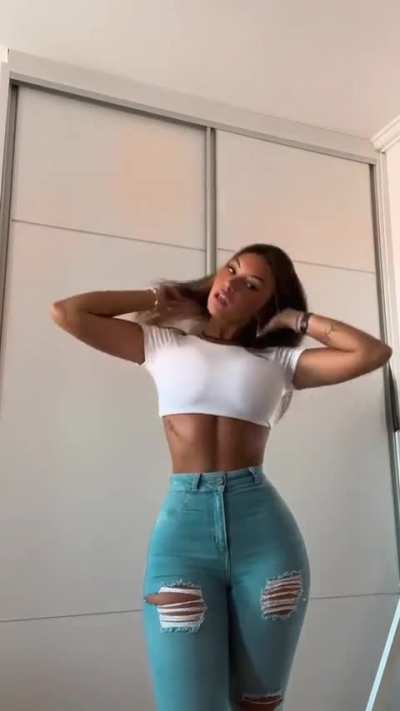 YOOO THIS FIT THO! SO CLASSY AND SEXY!