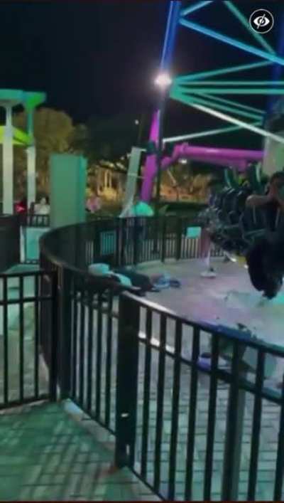 14 year old boy dies after falling off the free fall ride in Icon Park Orlando
