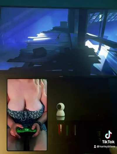 What caught your attention more, my mug, boobs or the game lol