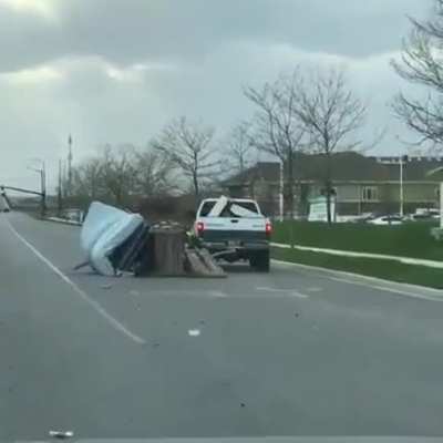 WCGW overloading an old trailer