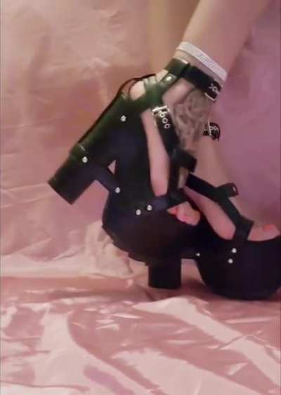 High heels and Toes