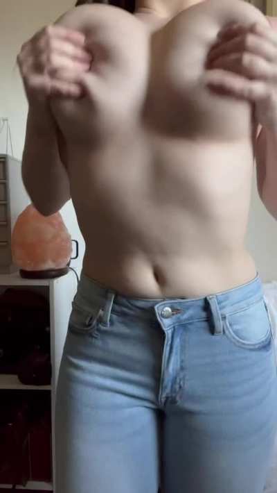 Since I don't have a boyfriend I figured someone may as well enjoy my titties today