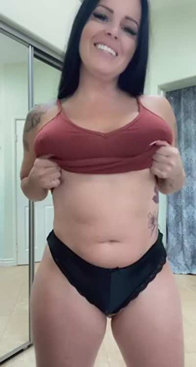 I love dropping my tits for you… do you like