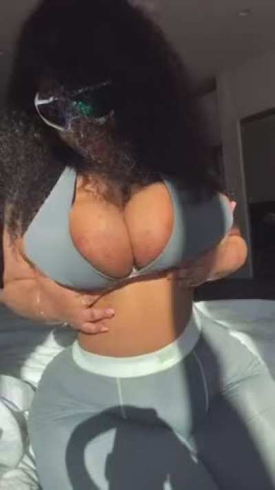 Would you titty fuck me? 🍆💦