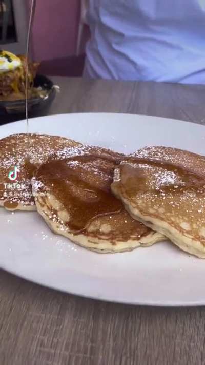 Pancakes and sirup action