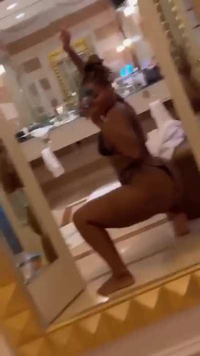 Bodyy 😍🔥 (@aniibunnii) 